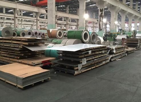 Workable Flat Rolled Steel Floor Plate Large Inventory Easily Cut Corrosion Resistant